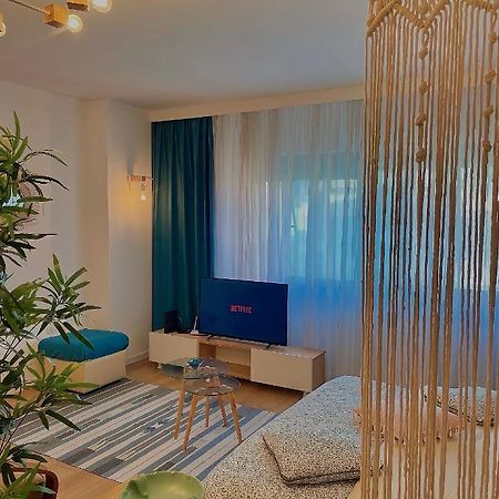 Studio Flat In The City Center Тирана Экстерьер фото
