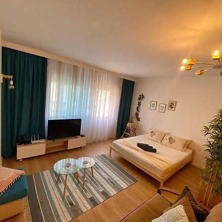 Studio Flat In The City Center Тирана Экстерьер фото